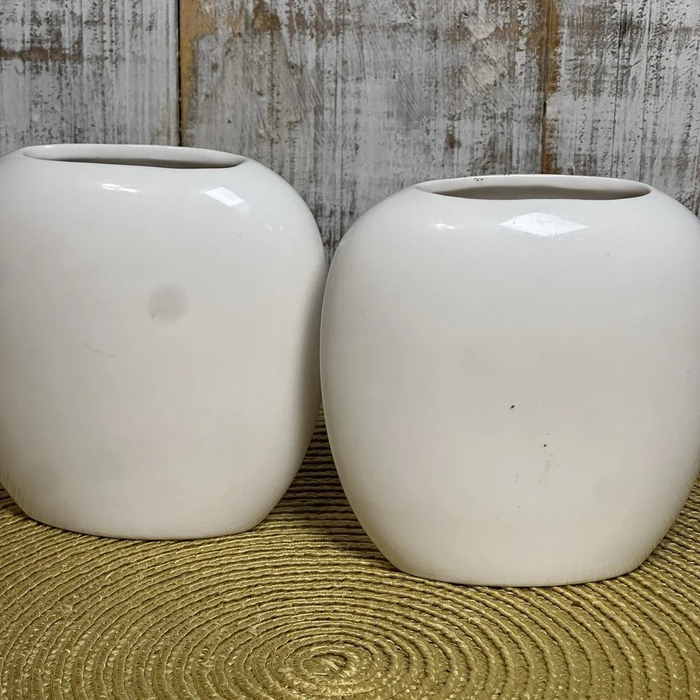 Vintage‎ Japanese Porcelain Flat Vase Chrysanthemum Gold Trim